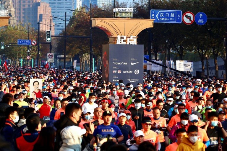Shanghai marathon defies coronavirus with 9,000 runners