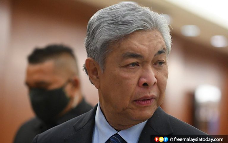 Jangan desak Muhyiddin untuk jawatan TPM, kata Zahid