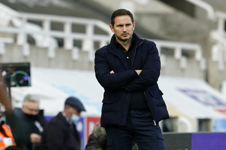 Big-spending Chelsea under pressure to win title, says Mourinho