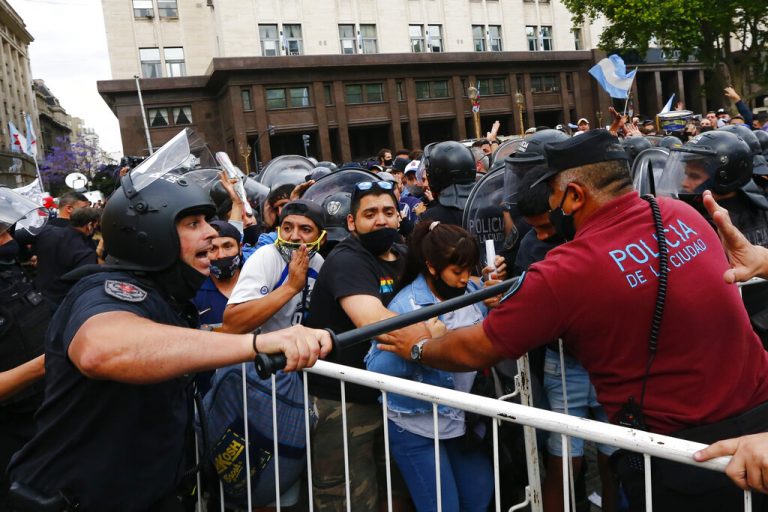 Argentineans’ love for Maradona overcomes Covid-19 fears