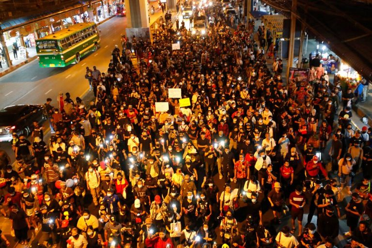 Thai anti-govt group takes protest into Bangkok suburbs