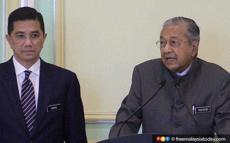 Perikatan Nasional idea Dr M, dakwa Azmin