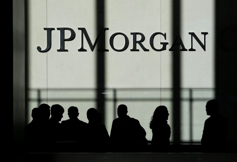 JPMorgan to double Singaporean private bankers for rich Chinese