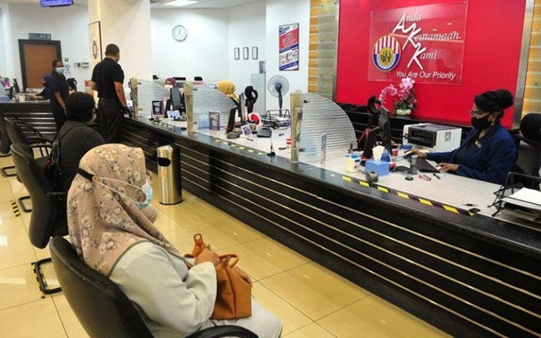 Lebih banyak bantuan kerajaan tingkat hutang kepada 65% KDNK, Najib beri amaran