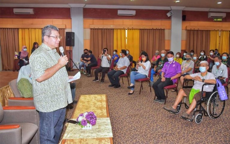 Tiada pihak dominan dalam gabungan parti Melayu, kata Saifuddin