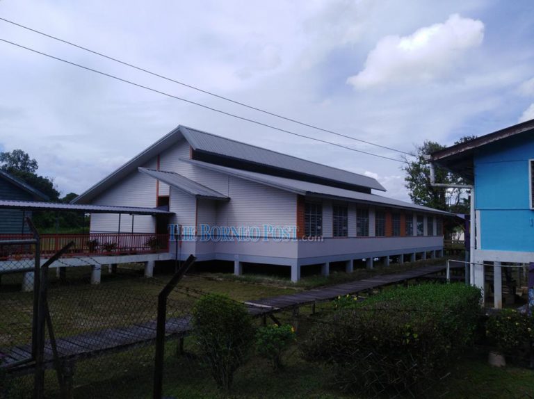 SUPP Dudong chief shocked by conditions of 7 rural schools