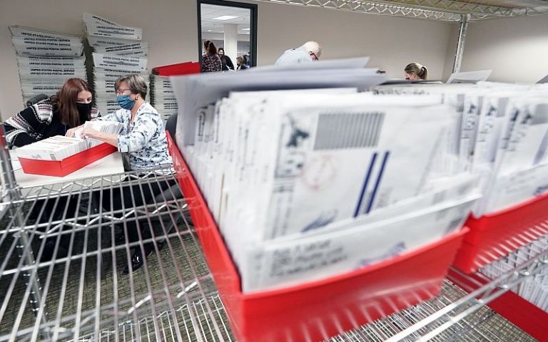 US appeals ruling that barred Postal Service changes before election