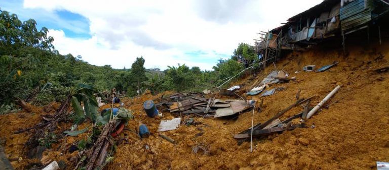 Landslide hits back portion of Rh Jarau longhouse in Bintulu