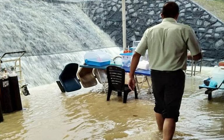 Kulim screening ward flooded after 2hr downpour