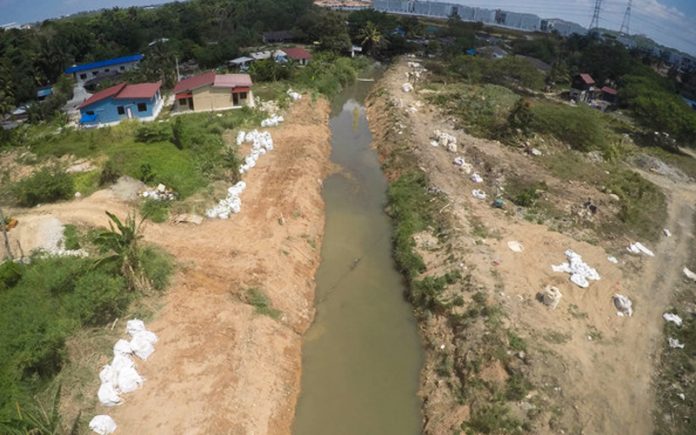 ‘Bau gas’ di Sungai Kim Kim: JAS Johor harap laporan media lebih bertanggungjawab