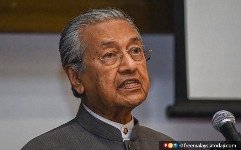 Dr M slams opposition MPs over failure to push for bloc vote