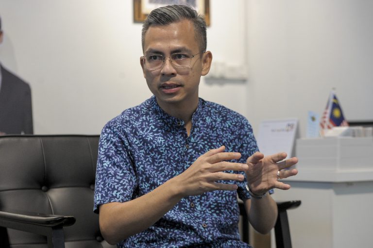 Focus more on halal meat cartel rather than Xmas message on cake, PKR MP tells minister