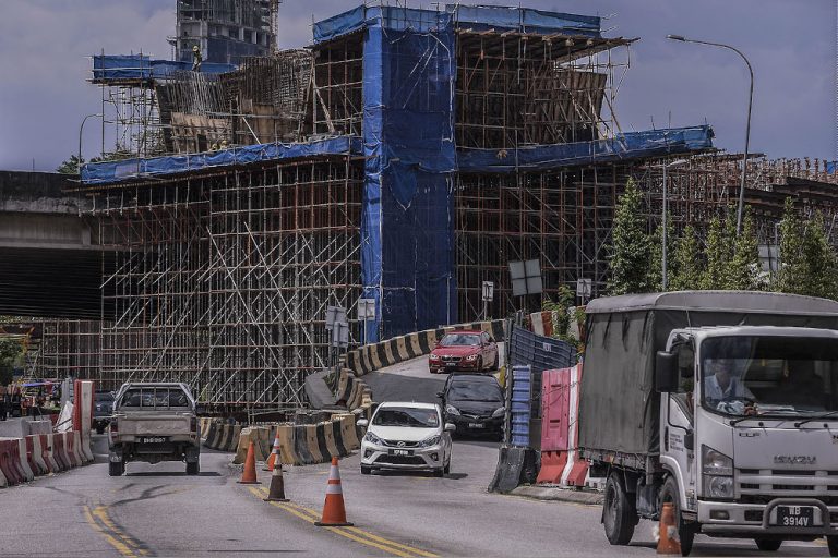 Works minister: SUKE contractors fined RM180,000 for failing to ensure safety at construction site