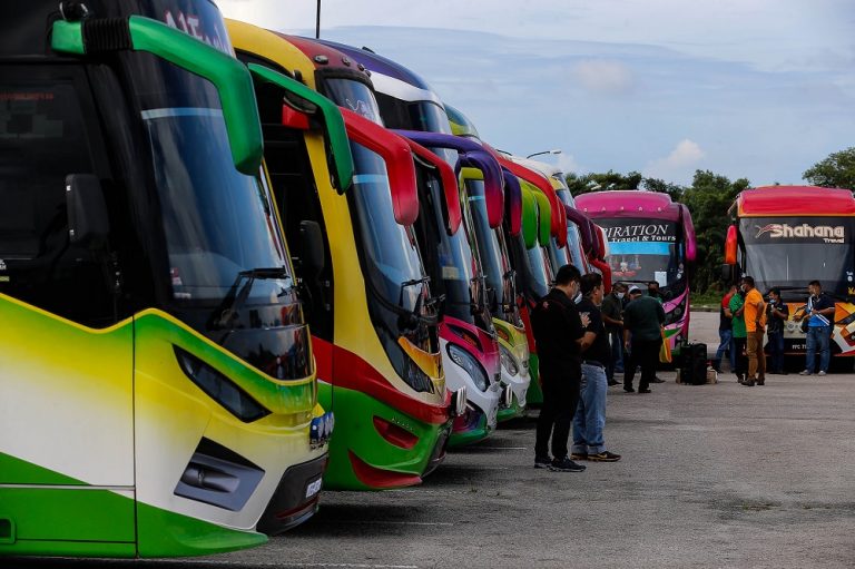 Sarawak bus companies to be ‘severely penalised’ if found ferrying undocumented migrants