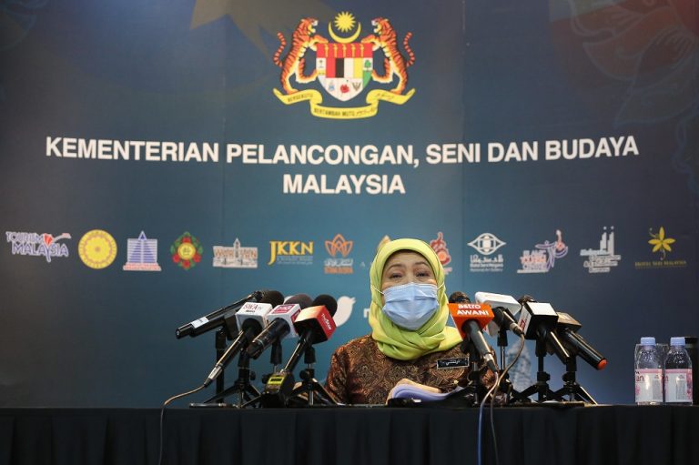 Govt considering opening border to boost Malaysia’s tourism, says minister