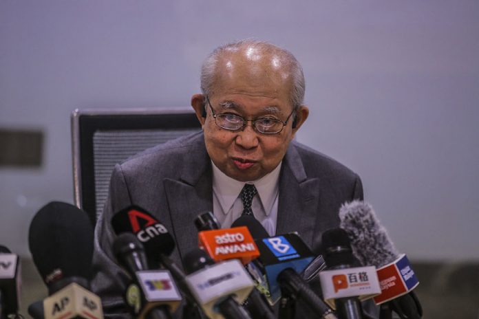 In another blow to Muhyiddin’s majority, Umno’s Ku Li says abstaining from Budget 2021 third vote
