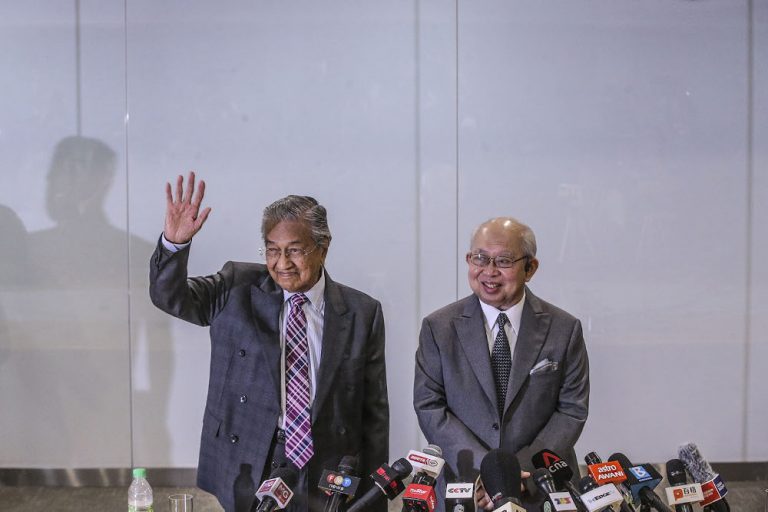 After appearing with Dr Mahathir, Umno says no disciplinary action against Ku Li without formal complaint