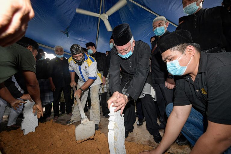 Tun Rahah laid to rest at Heroes’ Mausoleum