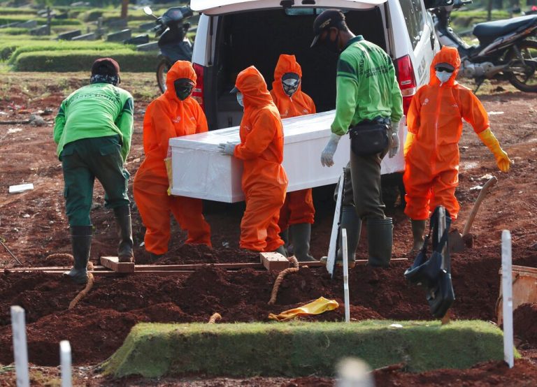 61% more burials suggest Indonesia’s virus death toll could be higher
