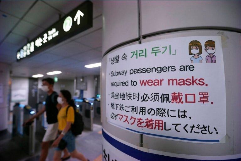 South Korea logs hundreds of new Covid-19 cases as third wave grows