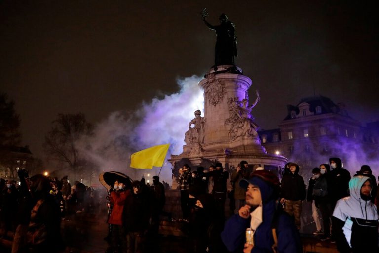 Nearly 100 arrested at another French security law protest