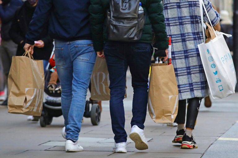 Don’t stockpile food, minister tells British shoppers