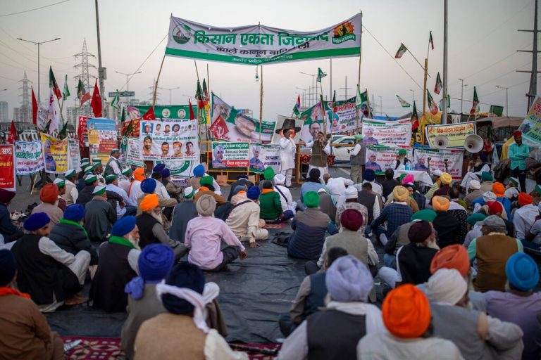 Indian farmers step up pressure against reforms with hunger strike