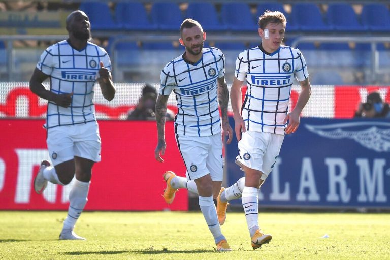 Inter fight back late to win at Cagliari