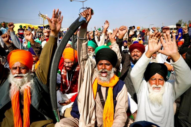 Hundreds of Indian farmers’ widows protest against agriculture reforms