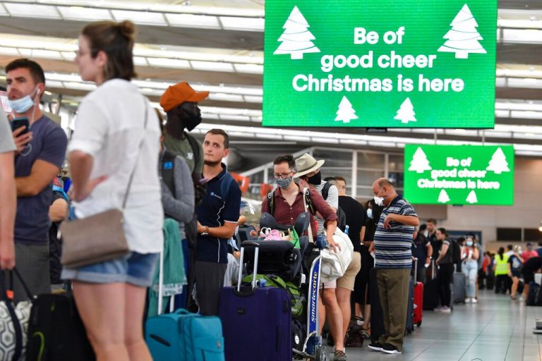 Holidays in disarray as Sydney battles pre-Christmas Covid-19 outbreak