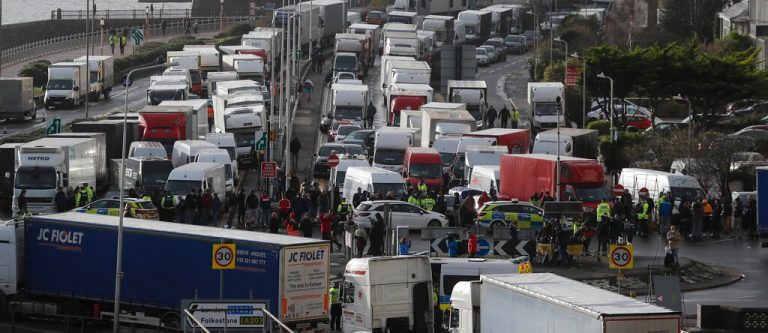 UK-France border to stay open at Christmas to clear truck backlog