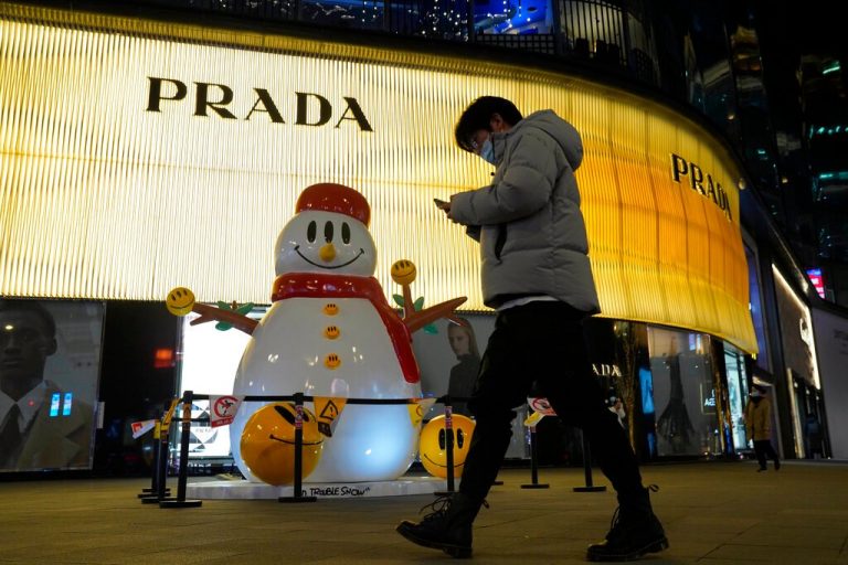 China ramps up virus controls to curb winter wave