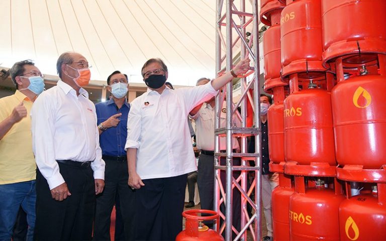 Sarawak to sell LPG to West Kalimantan in bid to curb smuggling