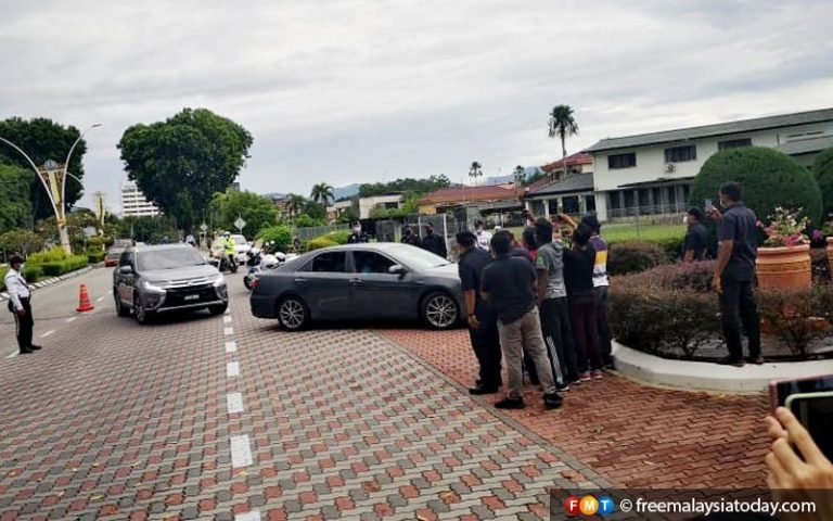 Sultan Nazrin thanks media over political crisis coverage
