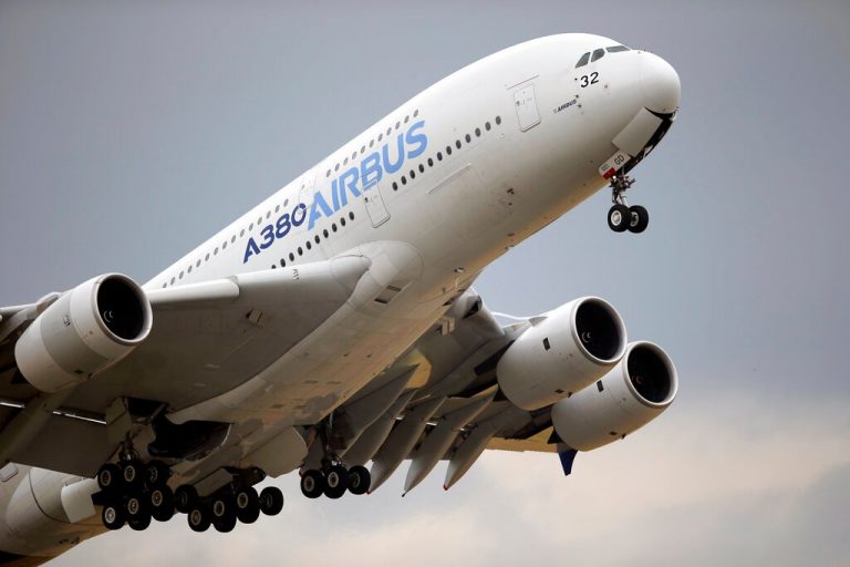 UK to suspend tariffs on US in bid to de-escalate aircraft trade row