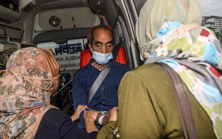 Terpisah 20 tahun, Ali Jais dipertemukan semula dengan anak