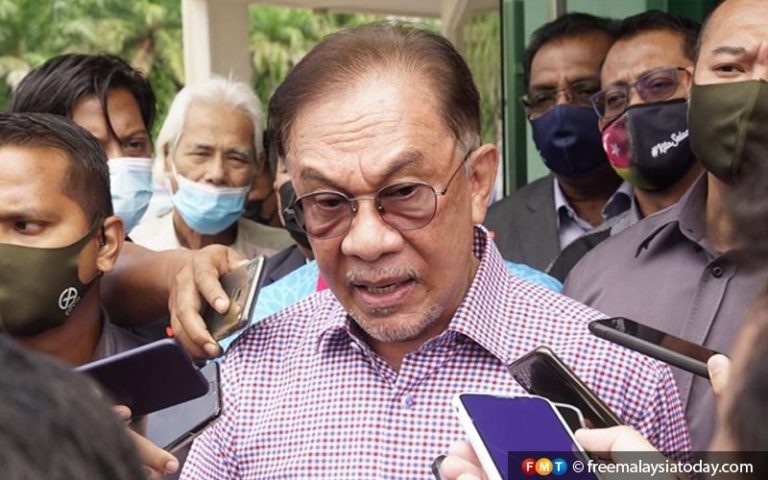 PH can work even with Dr M, if principles are upheld, says Anwar