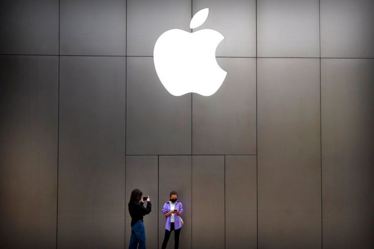 Apple temporarily shuts all California stores amid Covid outbreak