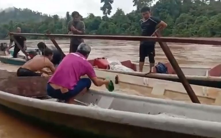 Penduduk kampung selamatkan bot petugas KKM terbalik, Noor Hisham ucap terima kasih