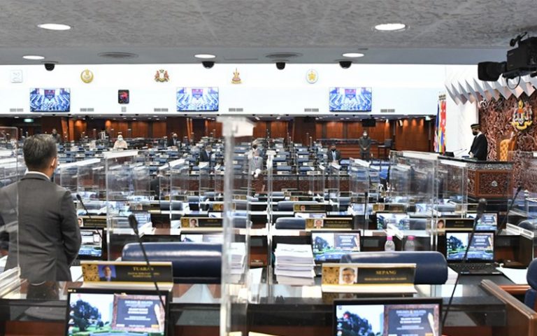 Felda’s cash flow issues to be raised in Parliament today