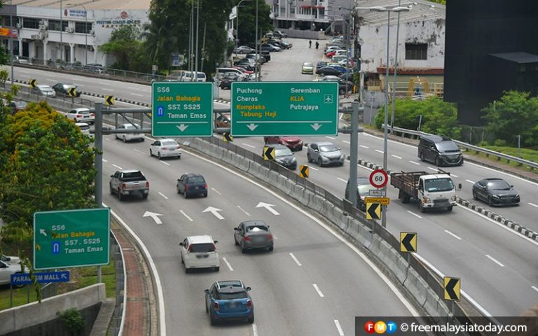 Putrajaya akui gagal bendung Covid-19 dengan longgar sekatan, kata Najib