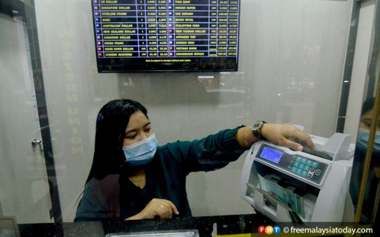Ringgit dibuka tinggi berbanding dolar AS