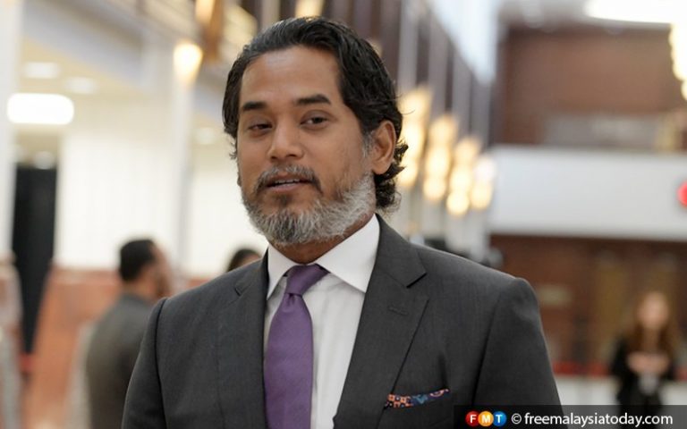Kerajaan timbang beri suntikan vaksin kepada semua Ahli Parlimen, kata Khairy