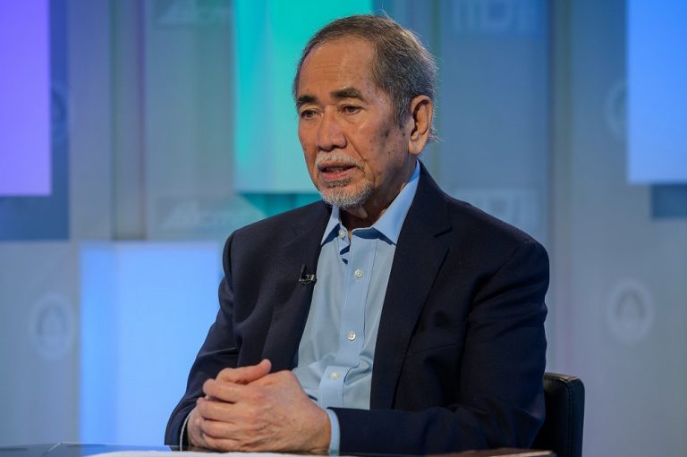 Traders must register businesses to receive government aid, says Wan Junaidi