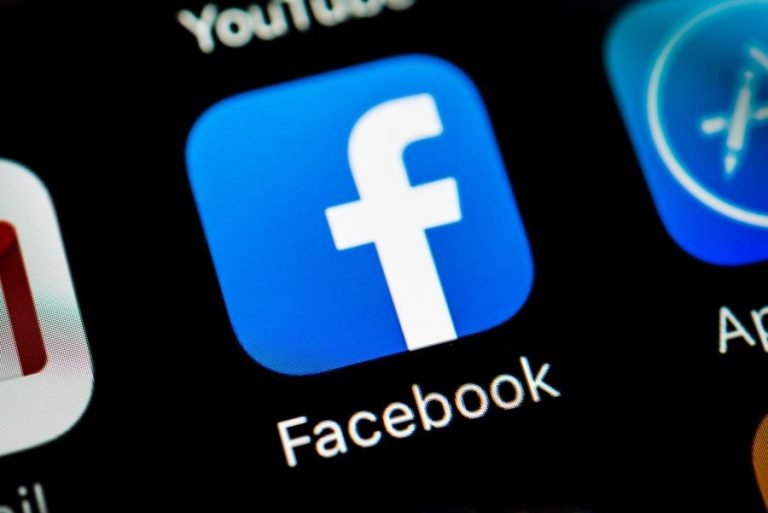 Facebook Openly Bashes iOS 14 Privacy Changes Through Newspaper Ads; Apple Responds