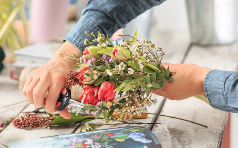 Hong Kong florist helps prisoners send Christmas gifts