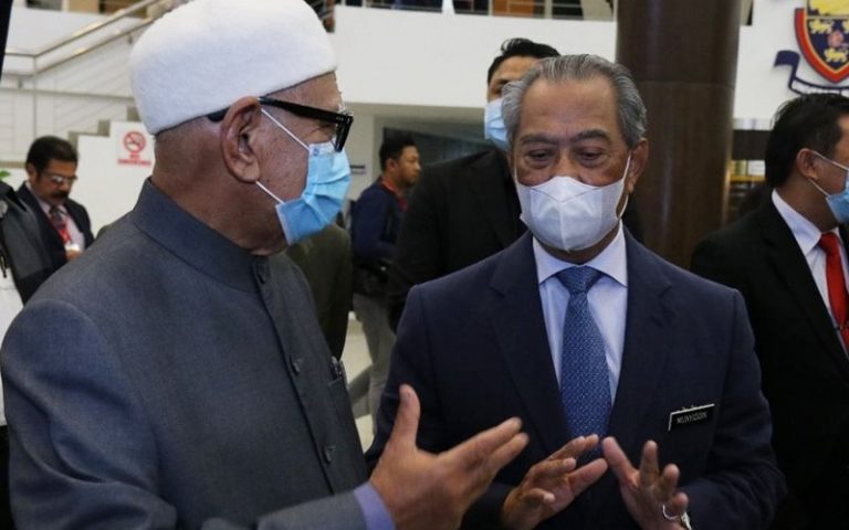 PPBM, PAS leaders meet in a bid to resolve Perak impasse