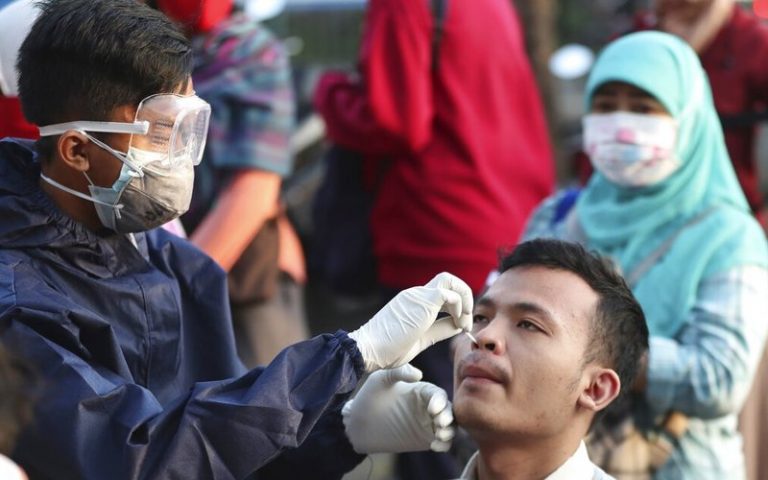 Kes Covid-19 di Jakarta terus membimbangkan, gabenor dan timbalan turut dijangkiti