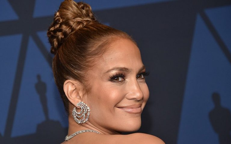 Tak pernah guna botox, apa rahsia J.Lo sentiasa awet muda?