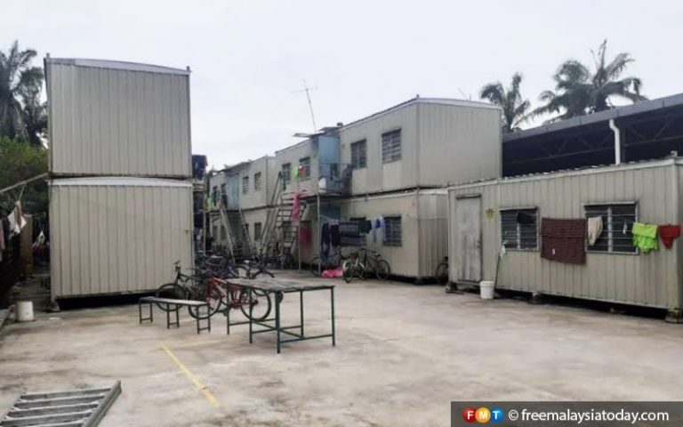 Asrama kontena sempit dihuni lebih 100 pekerja Bangladesh